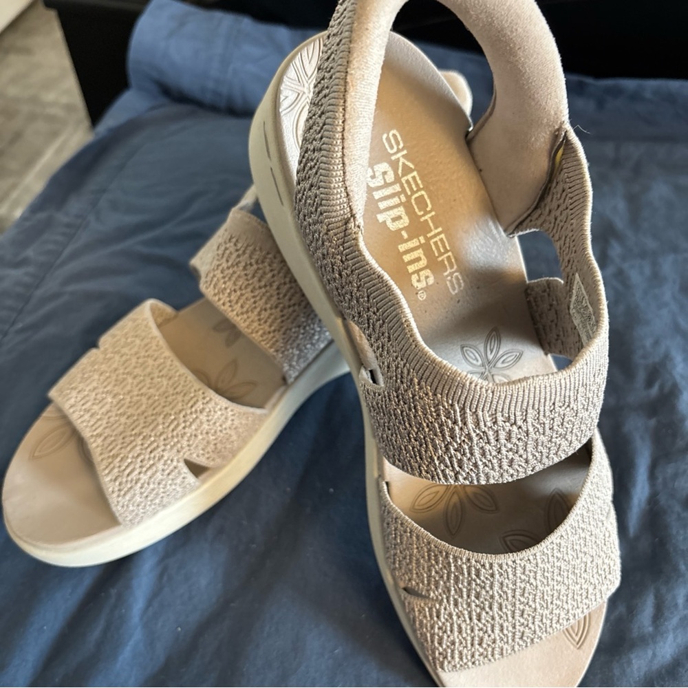 Skechers Women's Slip-Ins Tan Sandals size 11